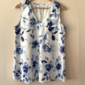 Women’s V Neck Floral Blouse Size Large